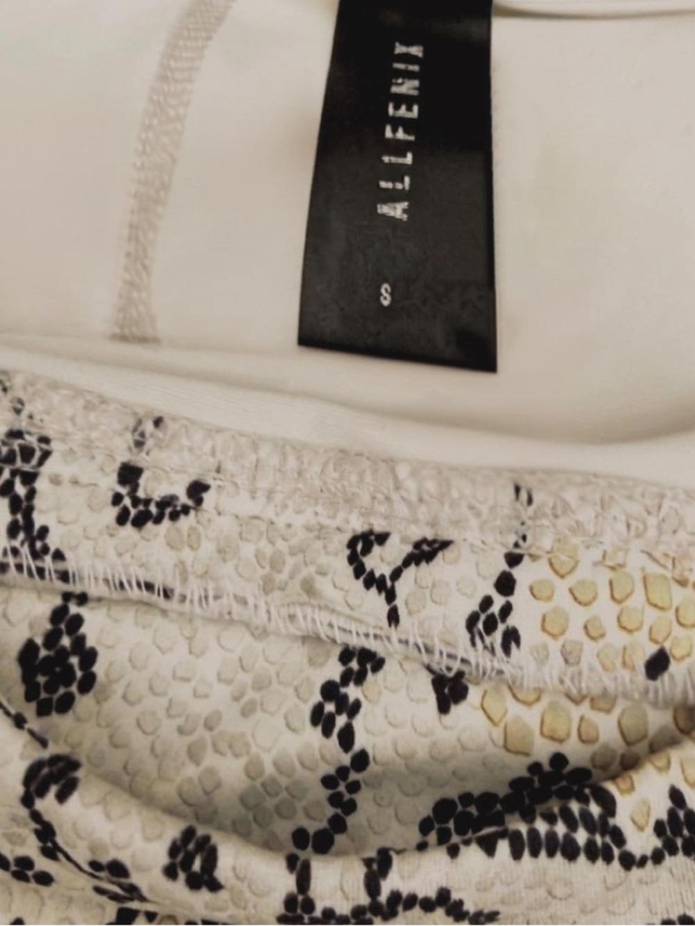 AllFenix White Python Snakeskin Pilates Set - Bra L / Leggings S - Picture 5 of 11